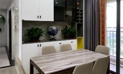 現代簡約客餐廳，光線與收納的完美融合