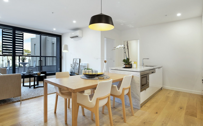 裝修餐廳時，餐桌怎么搭配才好看？