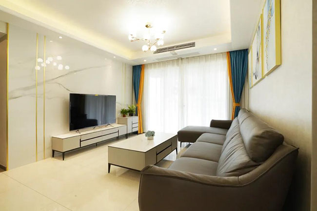 現(xiàn)代簡約三室兩廳，裹著裊裊茶香，演繹優(yōu)雅的生活格調(diào)