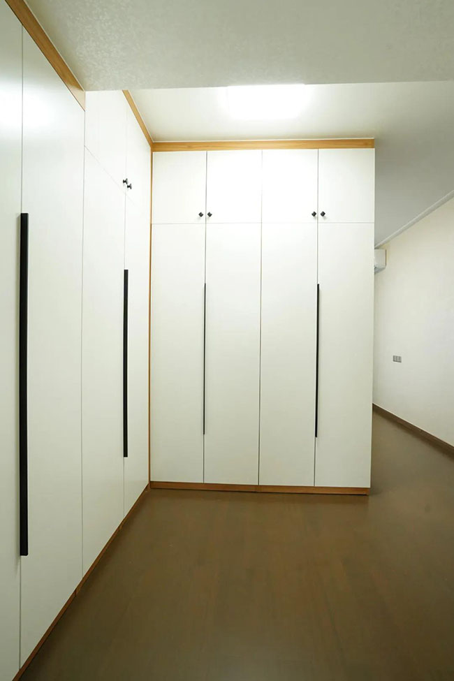 現(xiàn)代簡約三室兩廳，裹著裊裊茶香，演繹優(yōu)雅的生活格調(diào)