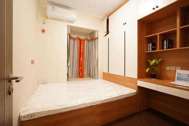 現(xiàn)代簡約三室兩廳，裹著裊裊茶香，演繹優(yōu)雅的生活格調(diào)