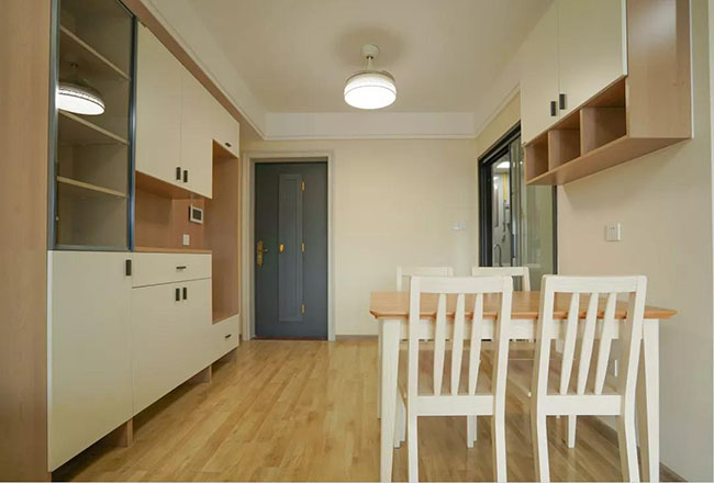 勤城達正大城簡約風裝修，原木色系好清爽