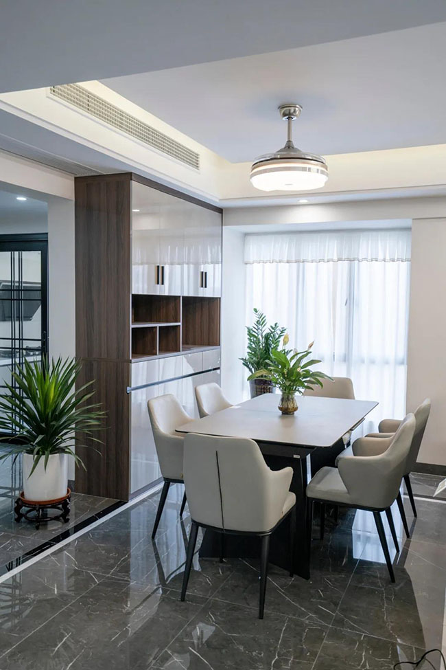 180平現(xiàn)代風,黑白灰搭配出時尚的浪漫空間 180平現(xiàn)代風,黑白灰搭配出時尚的浪漫空間